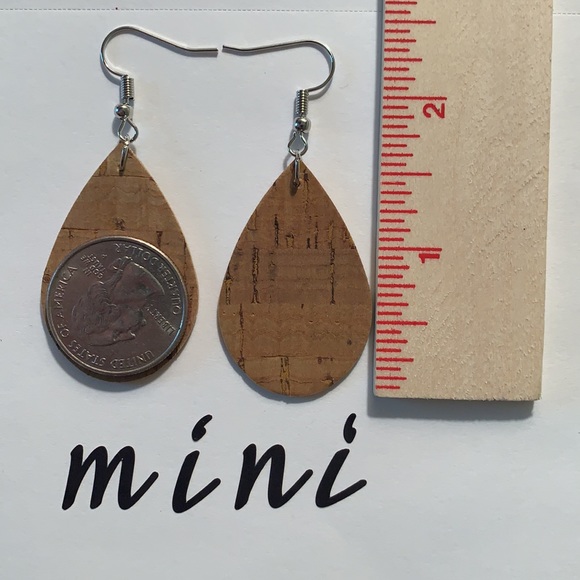🖤Pick Any 3 for $12🖤 Mini Faux Leather Teardrop Earrings Halloween - Picture 2 of 5